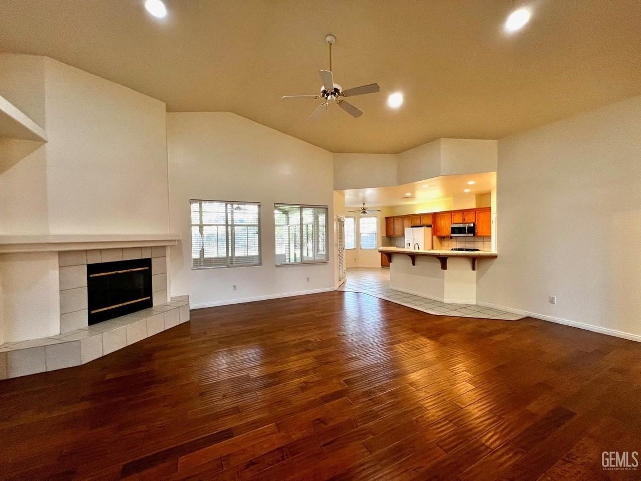 11116 Southwales Ct - Photo 3 of 29