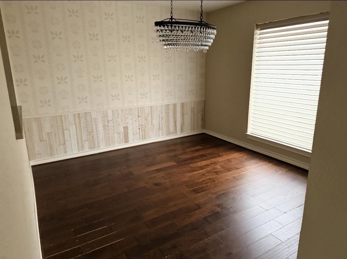 4540 Briarwood Ln - Photo 3 of 9