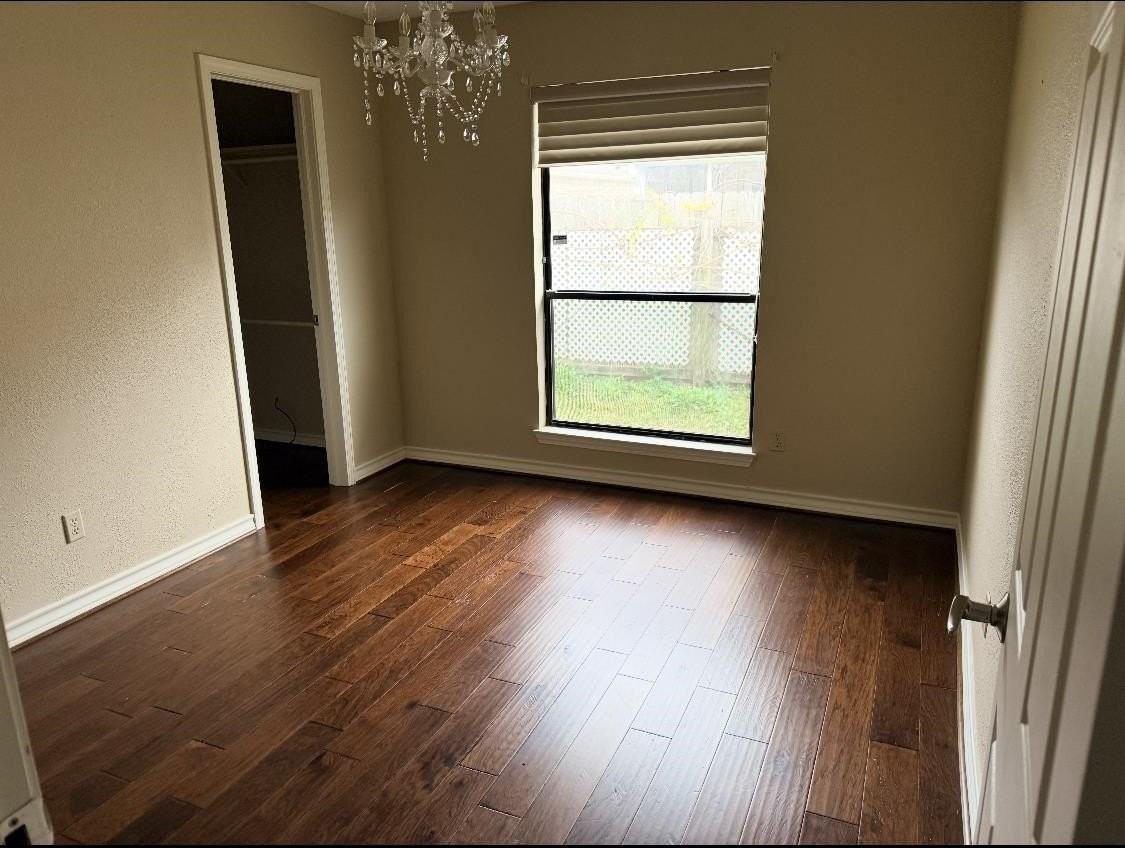 4540 Briarwood Ln - Photo 4 of 9