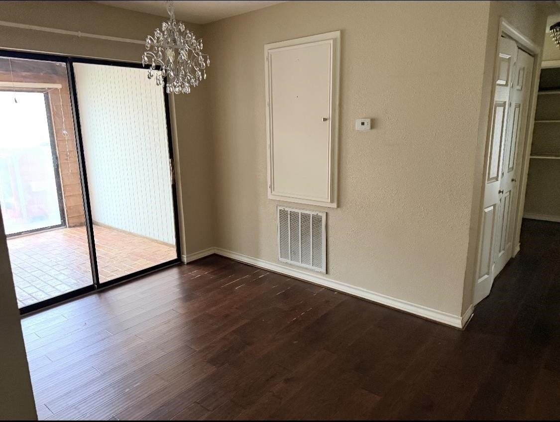 4540 Briarwood Ln - Photo 5 of 9