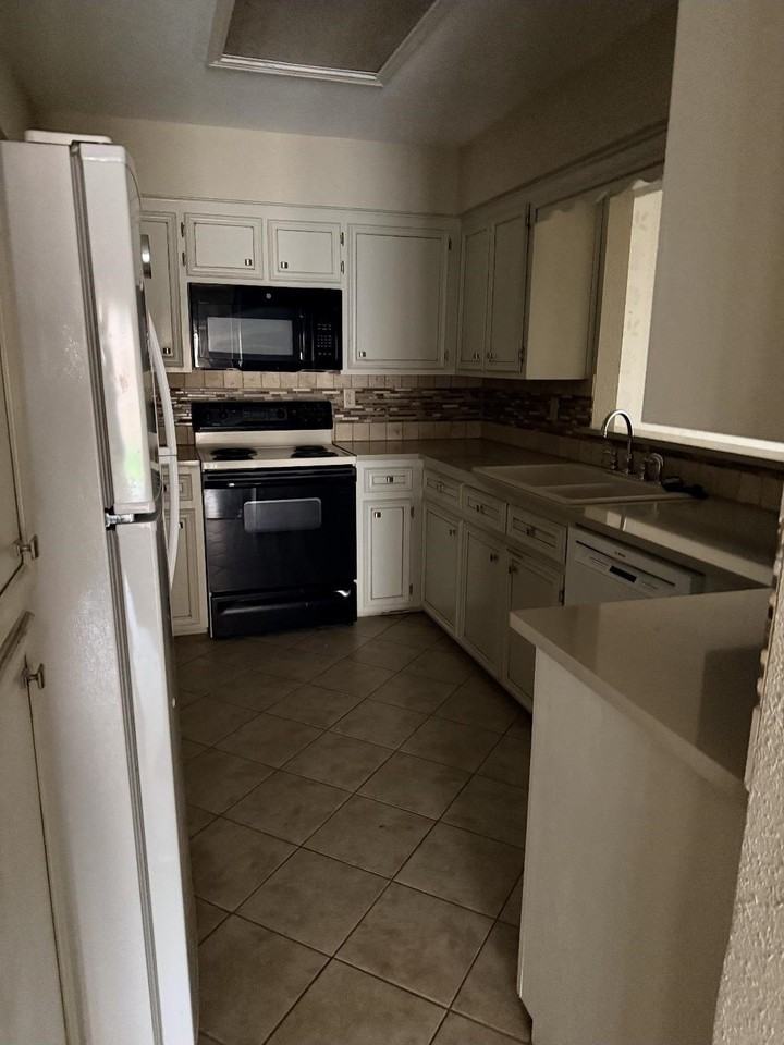 4540 Briarwood Ln - Photo 6 of 9