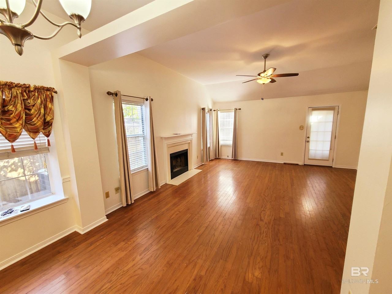 123 Melanie Loop - Photo 3 of 17