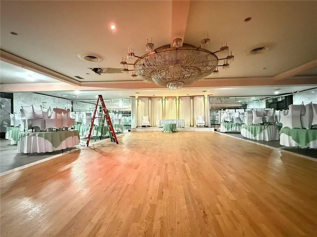 59 Avenue U - Photo 4 of 7