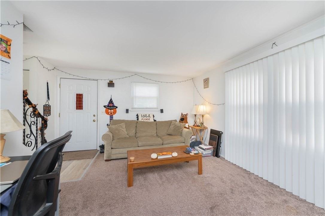 87 Moxon Dr - Photo 4 of 23