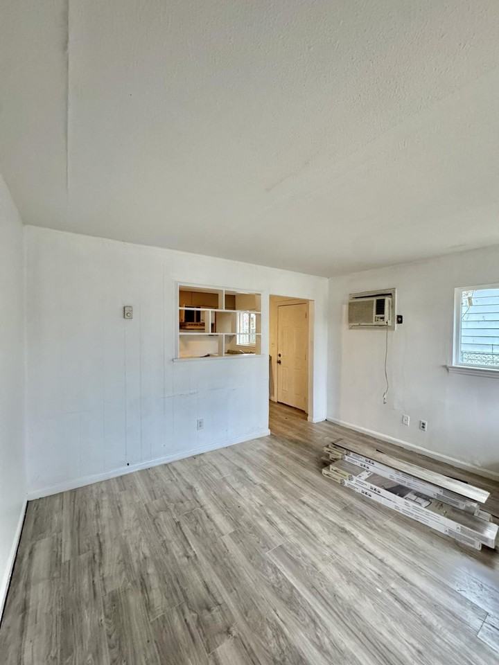 1803 E 26th St - Photo 4 of 16