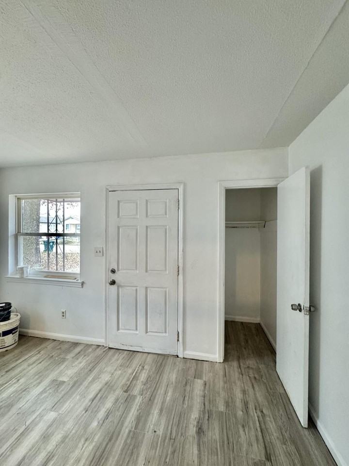 1803 E 26th St - Photo 6 of 16