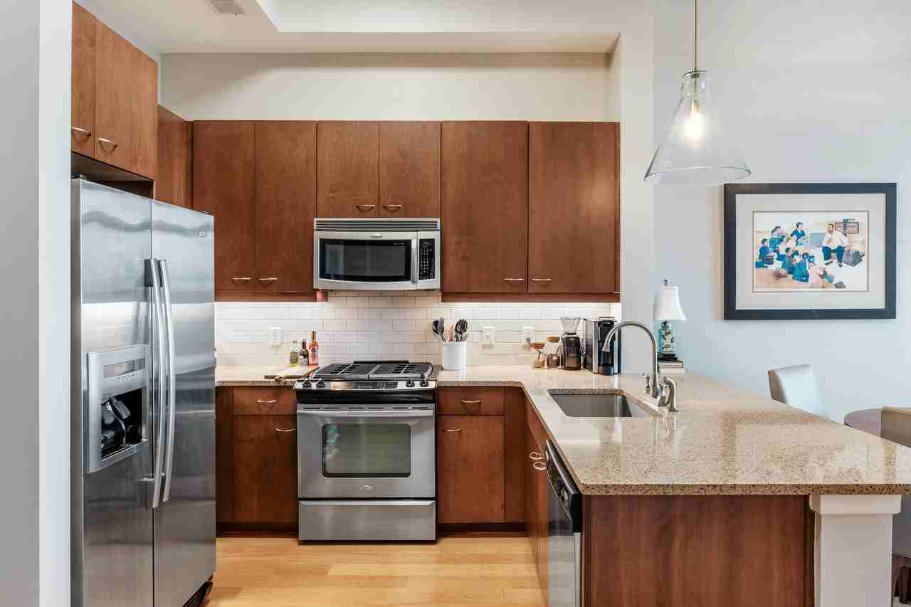 200 Manufacturers Rd - Photo 4 of 50