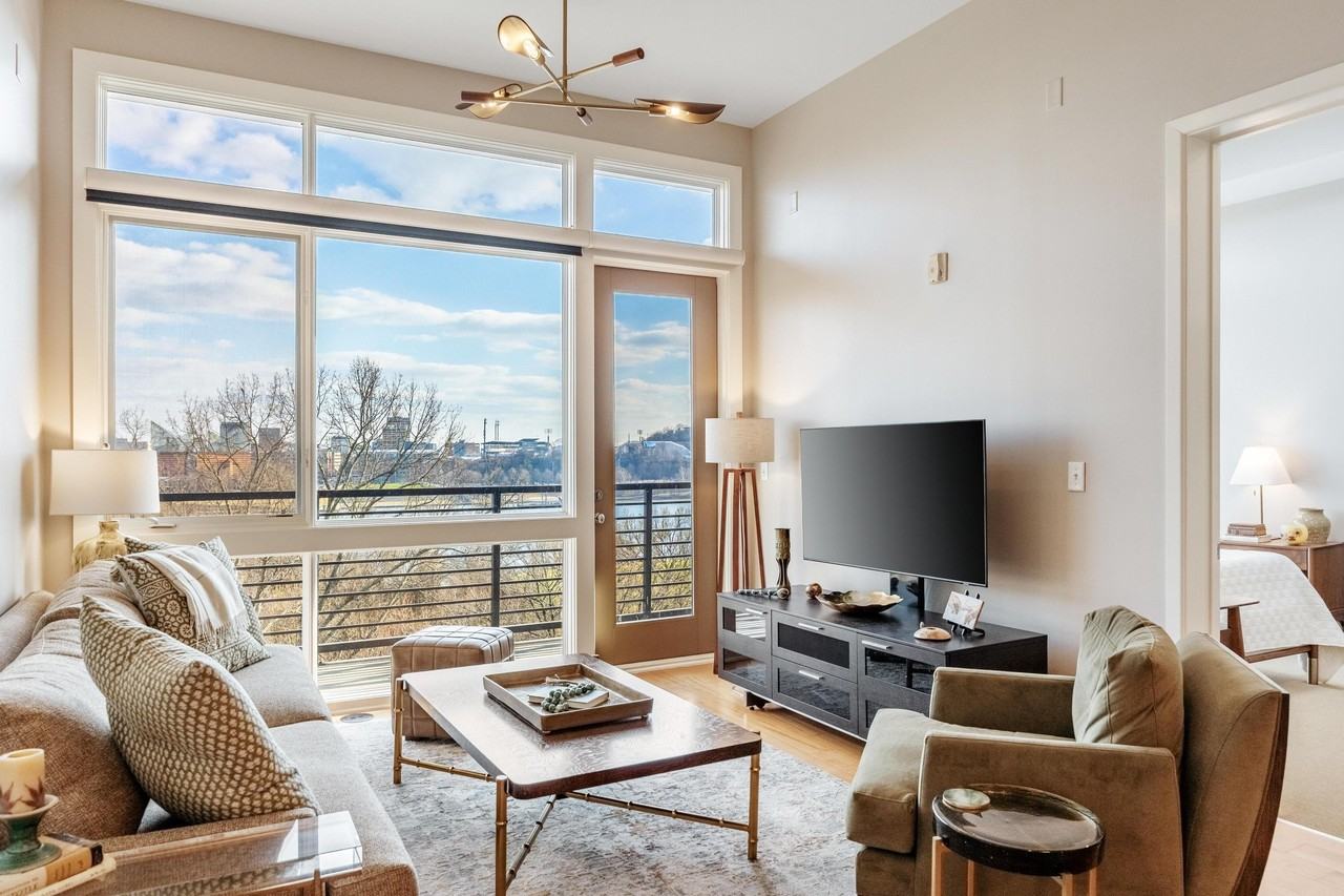 200 Manufacturers Rd - Photo 7 of 50