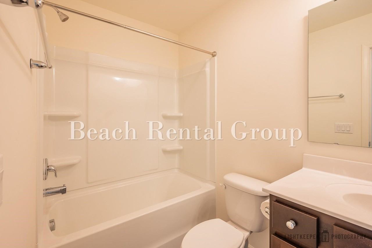 209 Banbury Ln - Photo 4 of 20