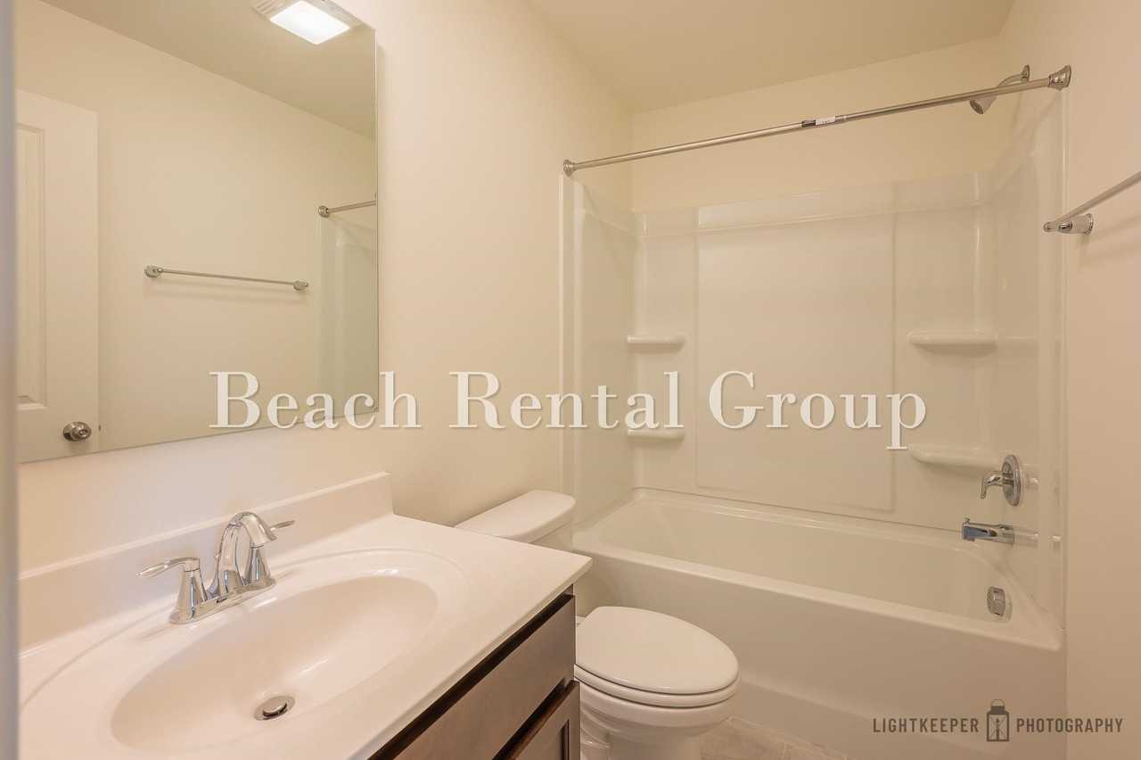 209 Banbury Ln - Photo 7 of 20