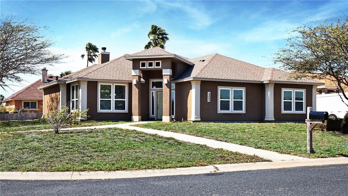 15541 Finistere St - Photo 2 of 33