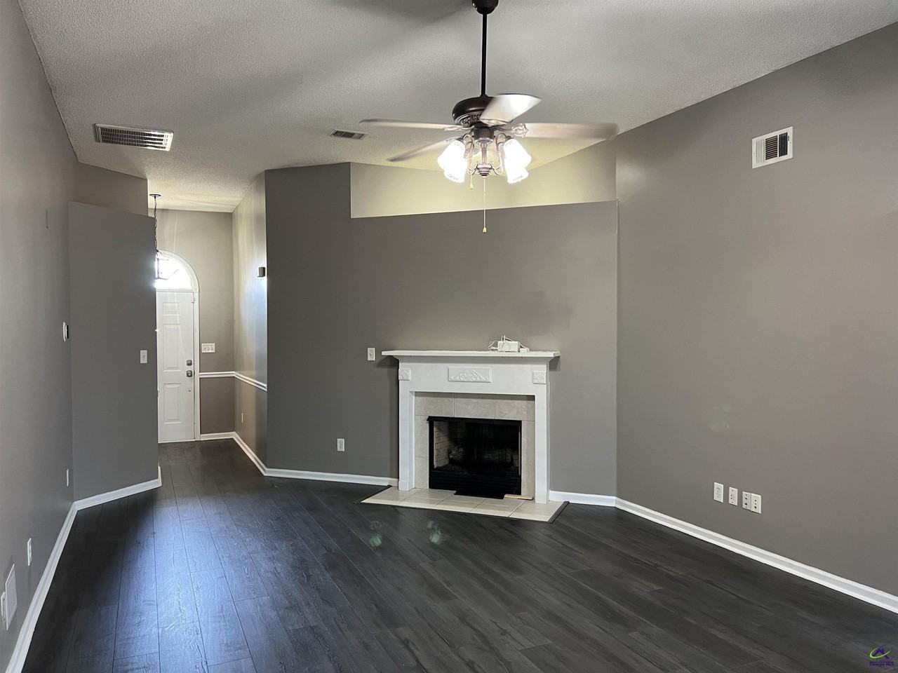 116 Larkspur Ln - Photo 3 of 25