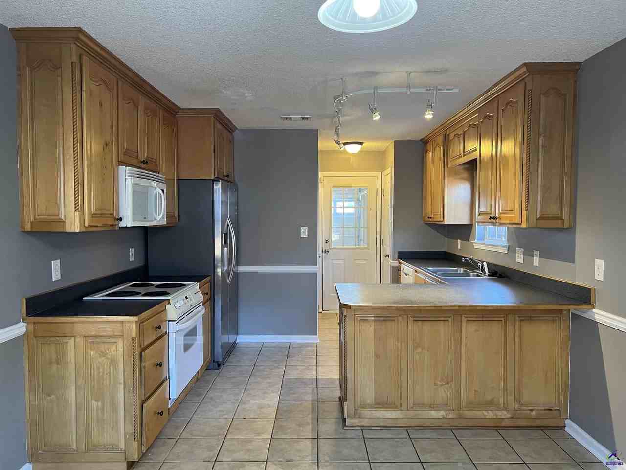 116 Larkspur Ln - Photo 4 of 25