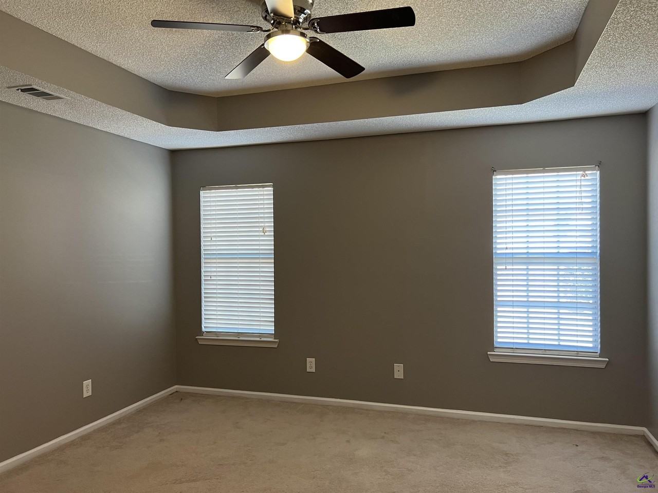 116 Larkspur Ln - Photo 7 of 25