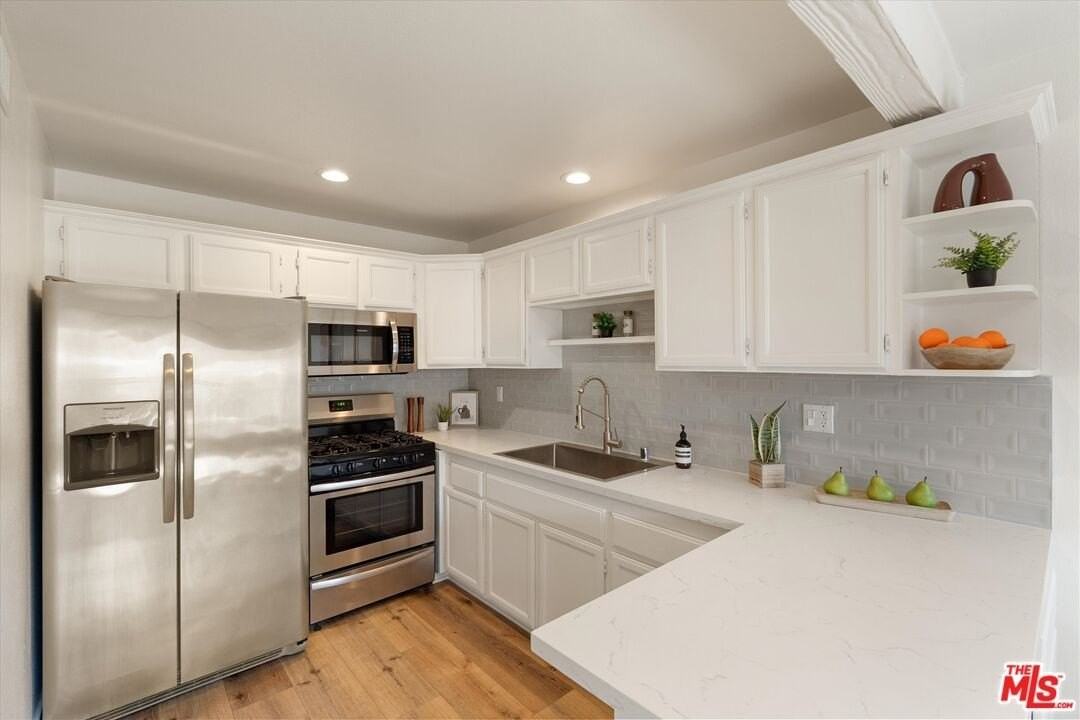 2516 Arizona Ave Apt 7 - Photo 3 of 29