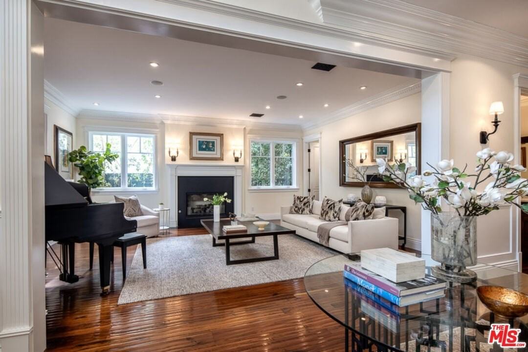 117 S Burlingame Ave - Photo 6 of 50