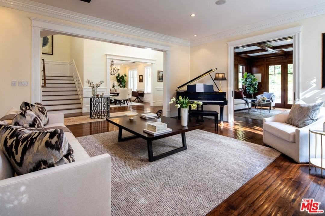 117 S Burlingame Ave - Photo 7 of 50