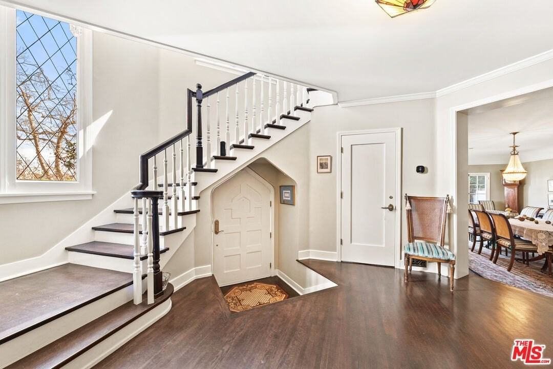 401 N Mccadden Pl - Photo 4 of 41