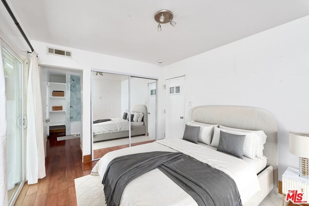 1141 Cabrillo Ave - Photo 5 of 30