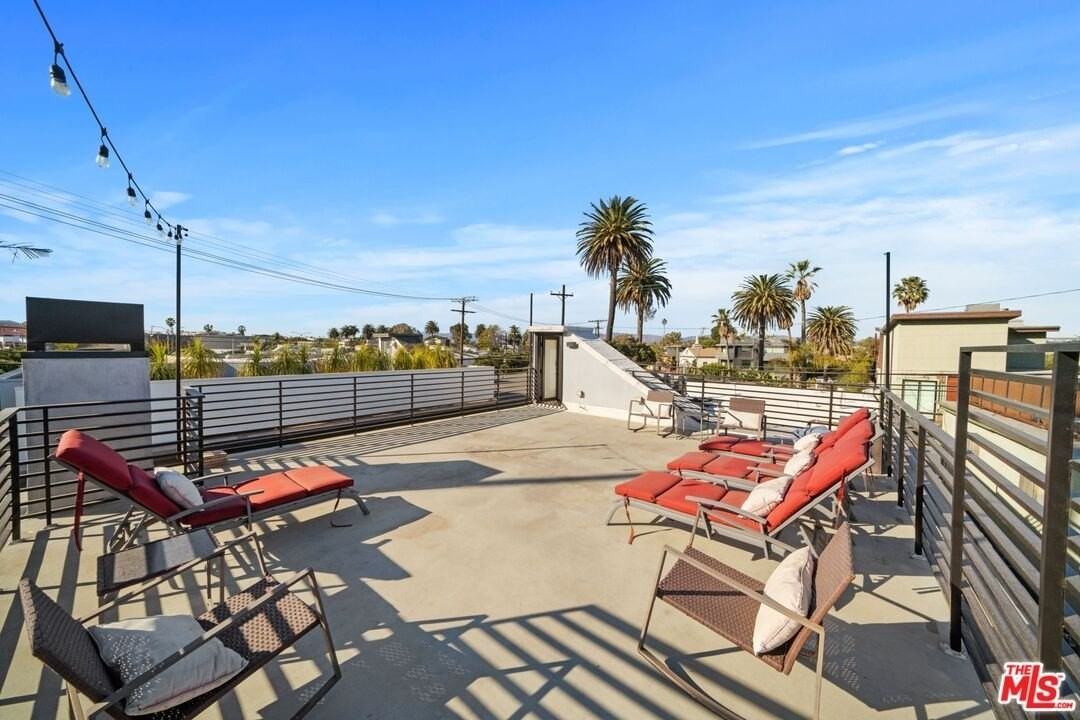 411 Grand Blvd - Photo 6 of 25