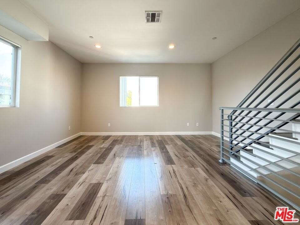 5651 1/2 Willowcrest Ave - Photo 6 of 33