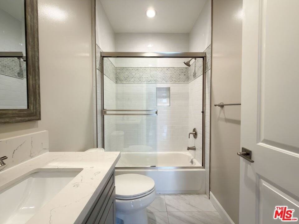 5651 1/2 Willowcrest Ave - Photo 7 of 33