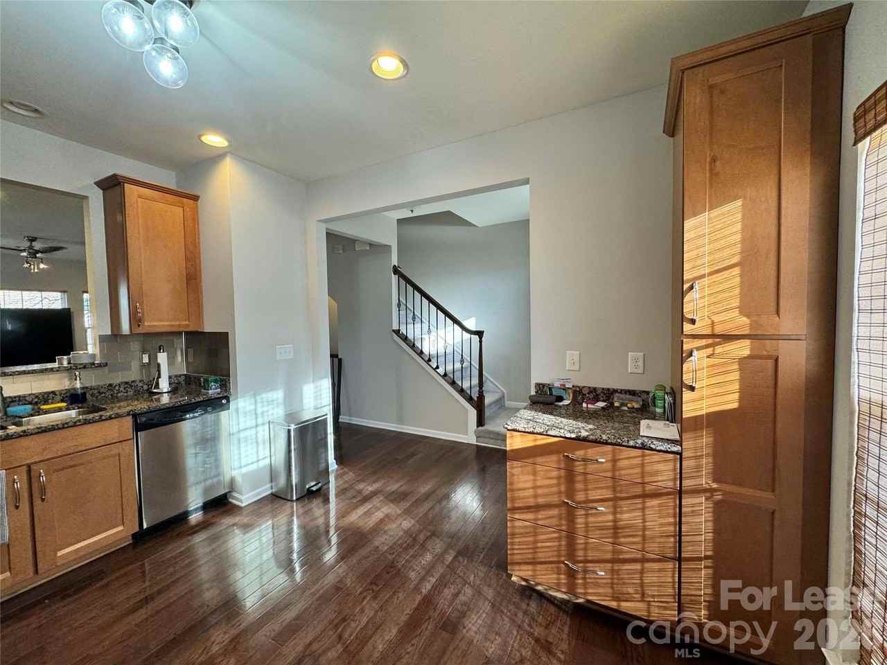 280 W Bland St - Photo 3 of 14