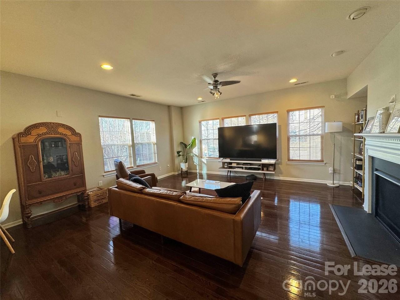 280 W Bland St - Photo 5 of 14