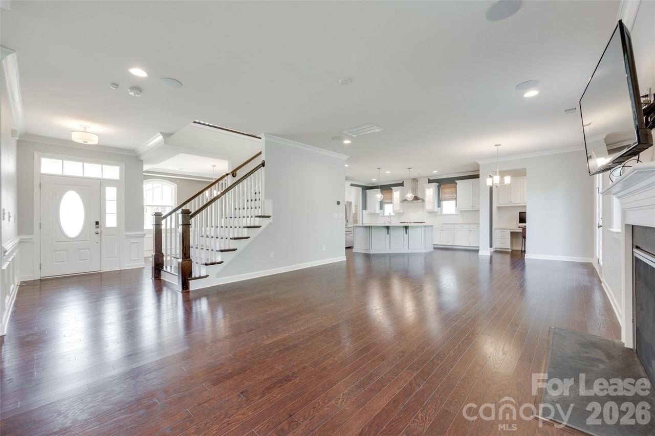 421 Sandbar Pt - Photo 6 of 44