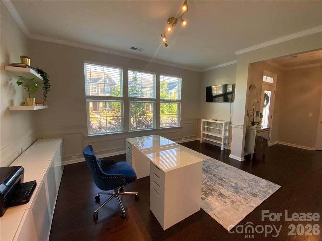 6434 Raffia Rd - Photo 4 of 32