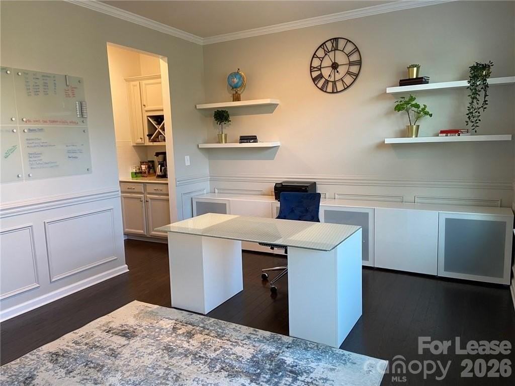 6434 Raffia Rd - Photo 5 of 32