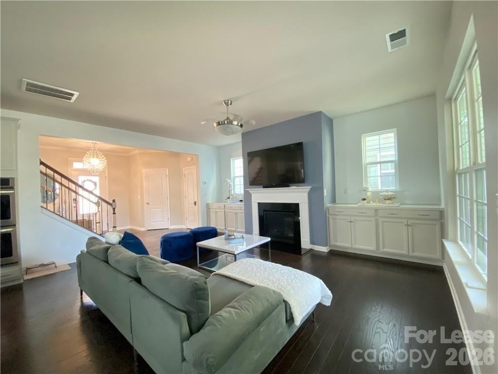 6434 Raffia Rd - Photo 6 of 32