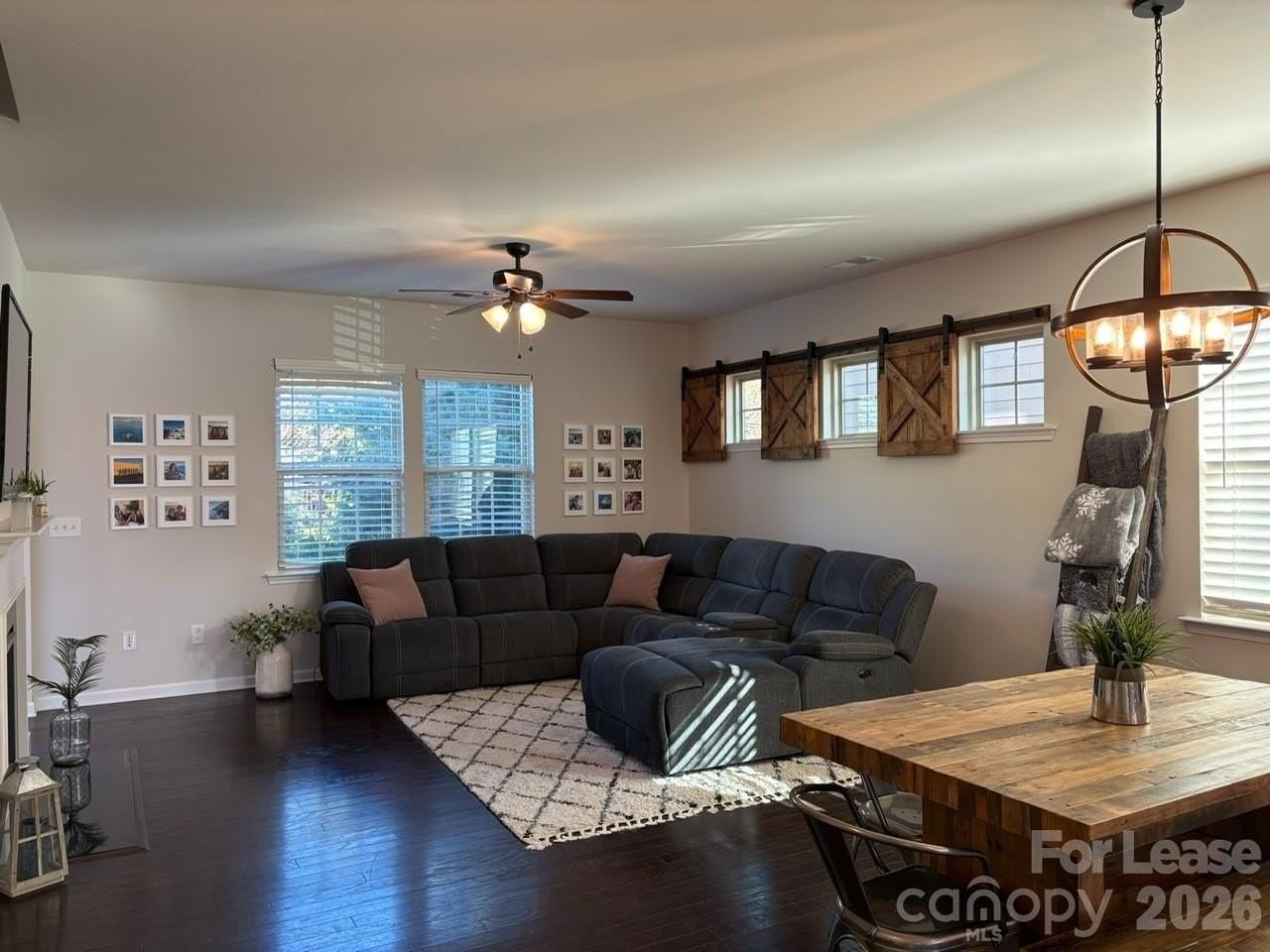 1055 Delridge St - Photo 5 of 29