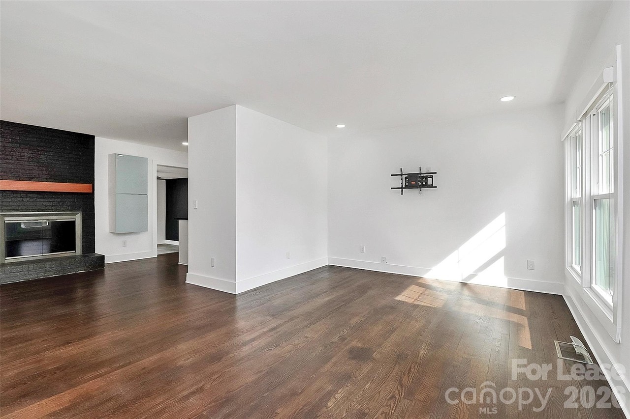 4313 Maureen Dr - Photo 2 of 38