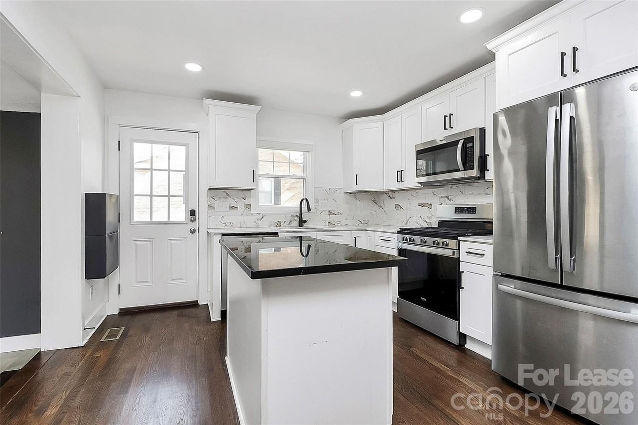 4313 Maureen Dr - Photo 6 of 38