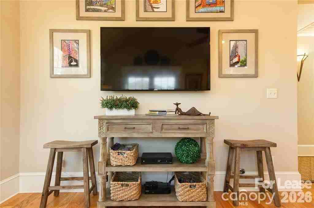 41 Mildred Ave - Photo 7 of 22