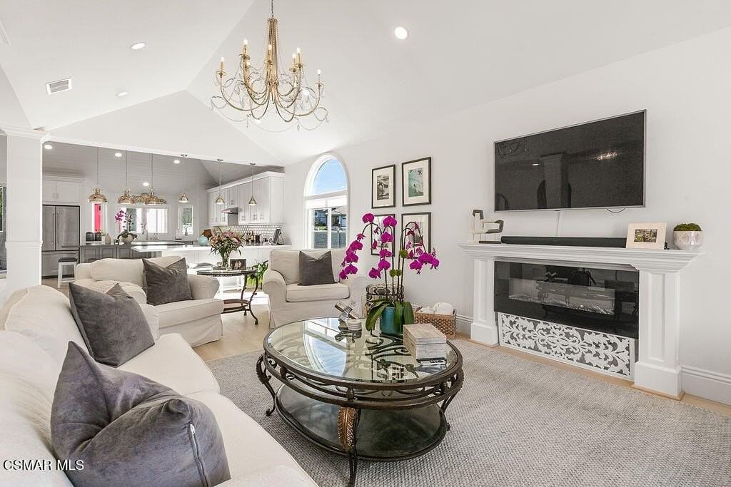 2181 Brookfield Dr - Photo 4 of 50