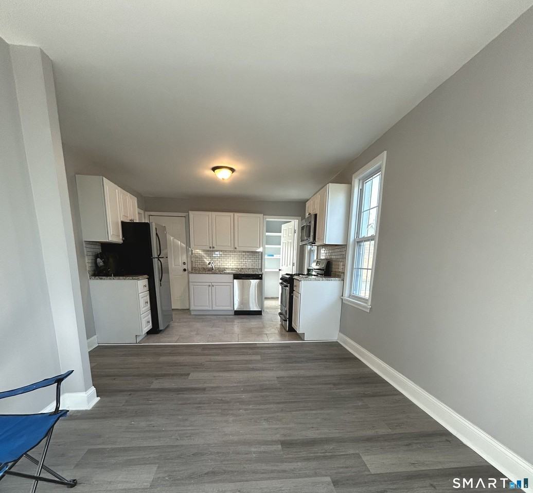 162 Davenport St - Photo 3 of 6