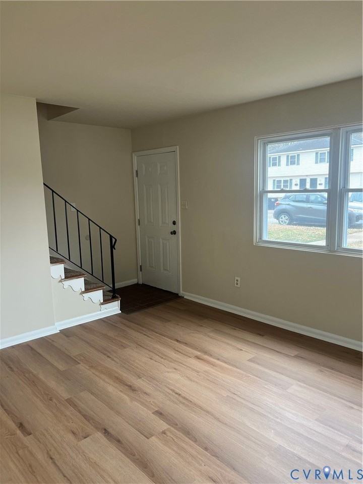 1013 Liberty Ave Unit A - Photo 3 of 15