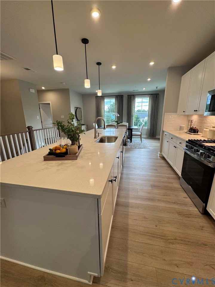 8001 Lake Laurel Ln Unit B - Photo 6 of 38