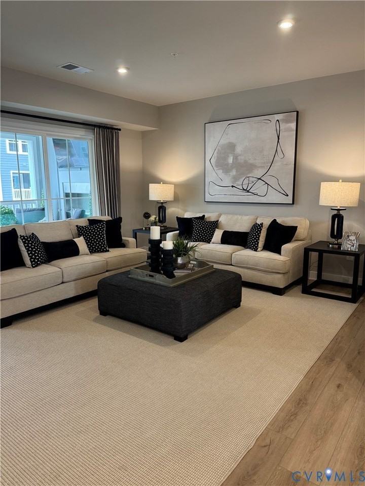 8001 Lake Laurel Ln Unit B - Photo 7 of 38