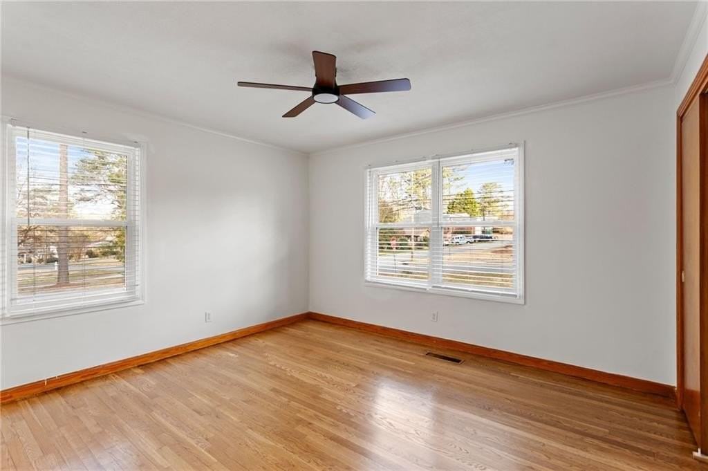 798 Bank St Se - Photo 4 of 41