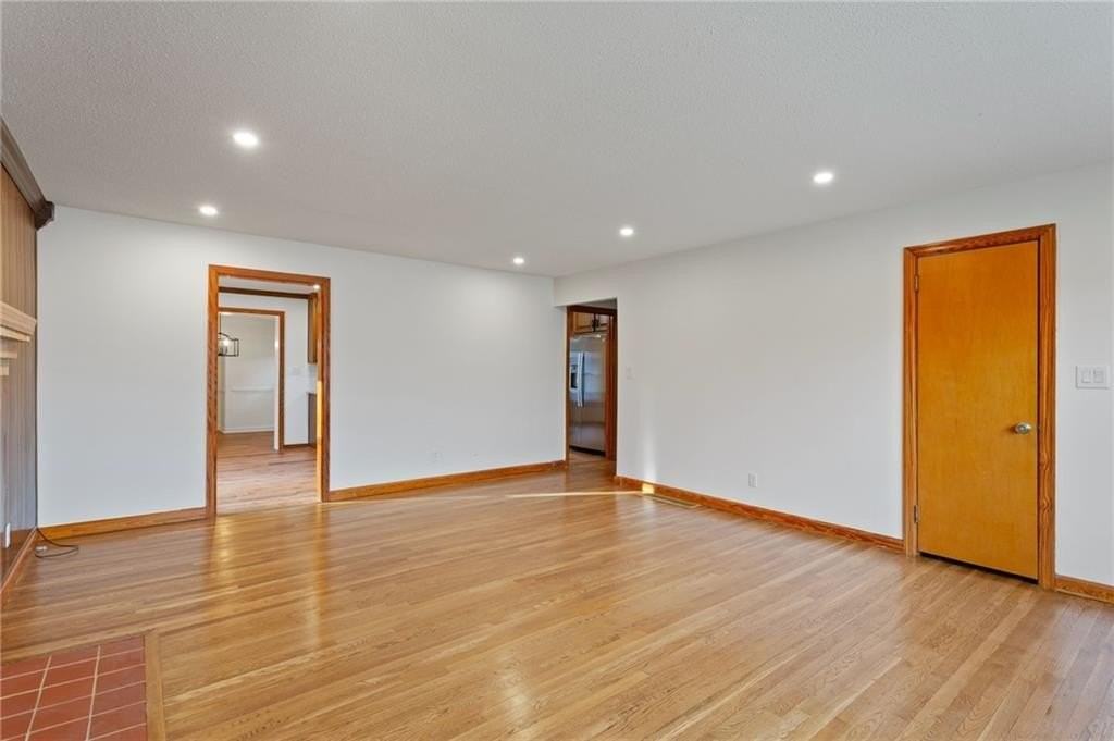 798 Bank St Se - Photo 6 of 41