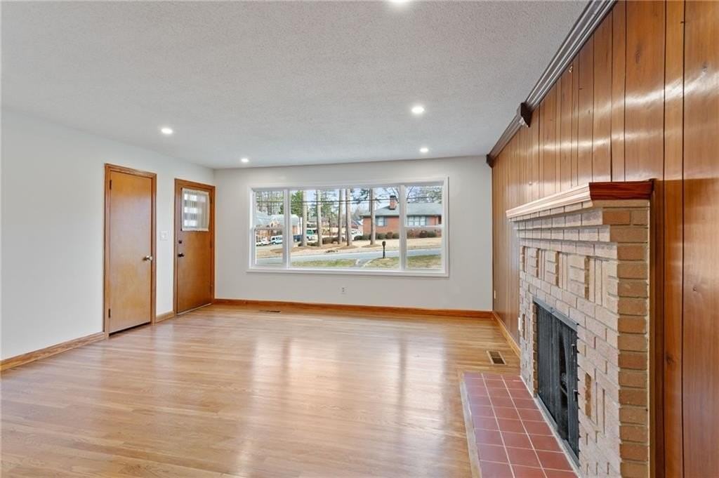 798 Bank St Se - Photo 7 of 41