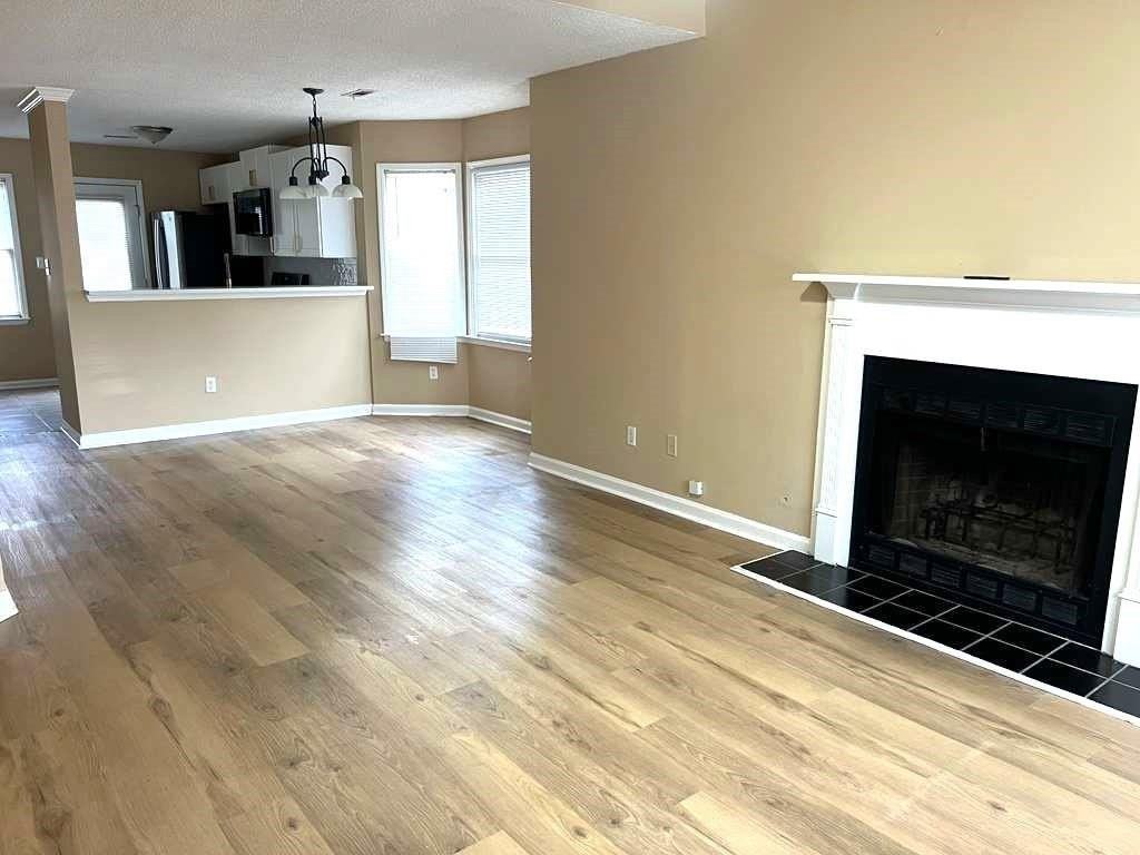 8034 S Bay Ct - Photo 4 of 17