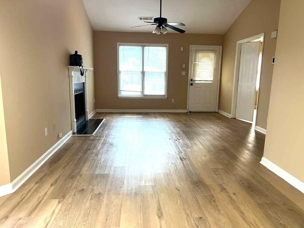 8034 S Bay Ct - Photo 5 of 17