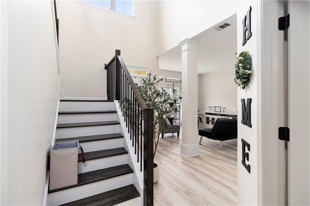 1611 Hillside Bend Xing - Photo 7 of 38