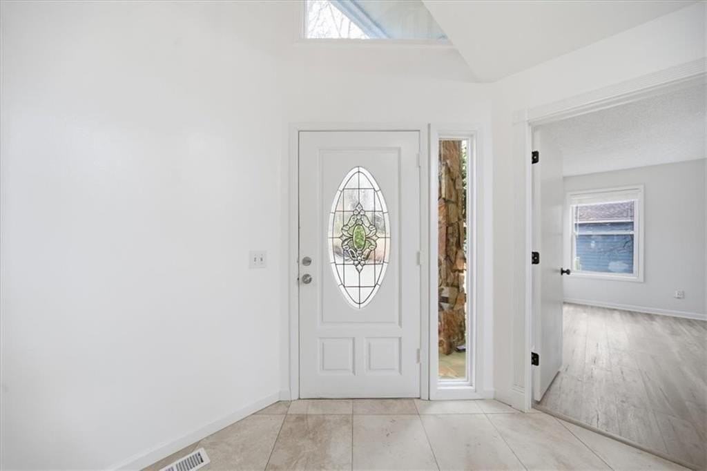 530 Matterhorn Way - Photo 5 of 50