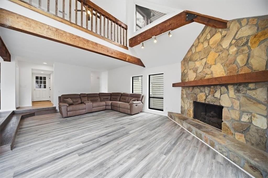 530 Matterhorn Way - Photo 7 of 50