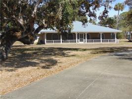 featured image of 1092 Riverbend Dr